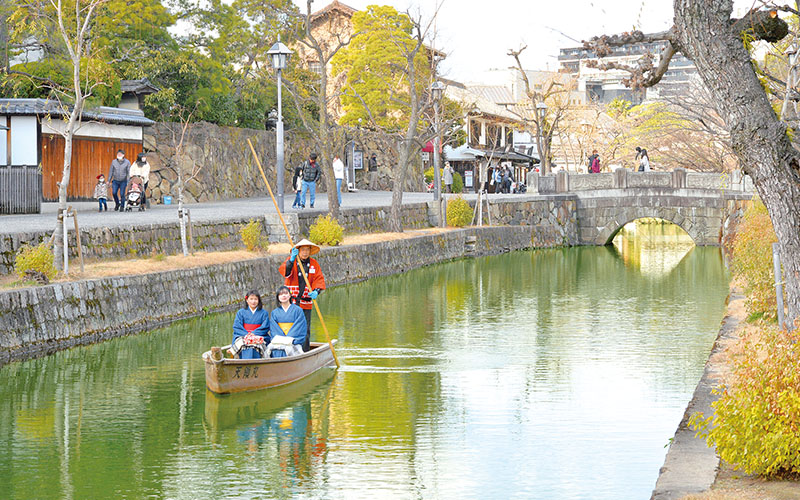 Punting Boat Rides on Kuashiki River
