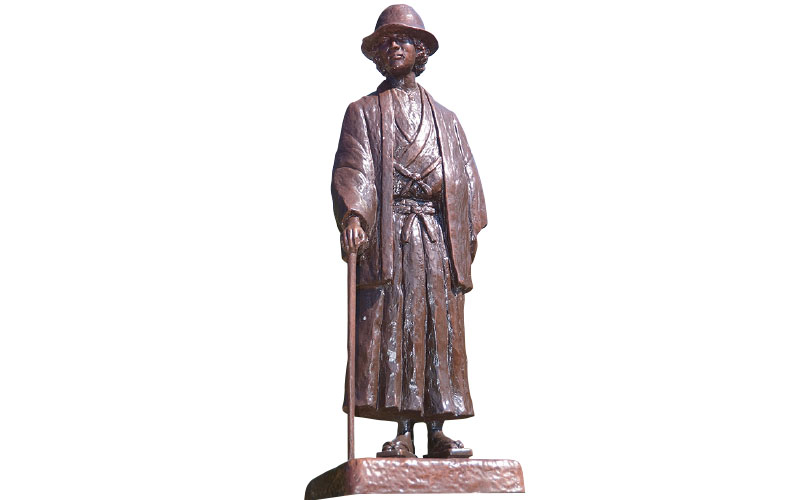 The statue of Kosuke Kindaichi
